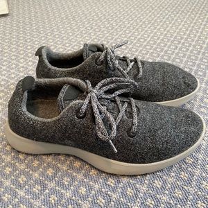 All Birds wool runners size 9 mens (10.5 womens)
